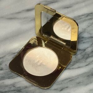 Tom Ford Radiant Perfecting Powder Shade: 01 Gilt Glow Highlighter